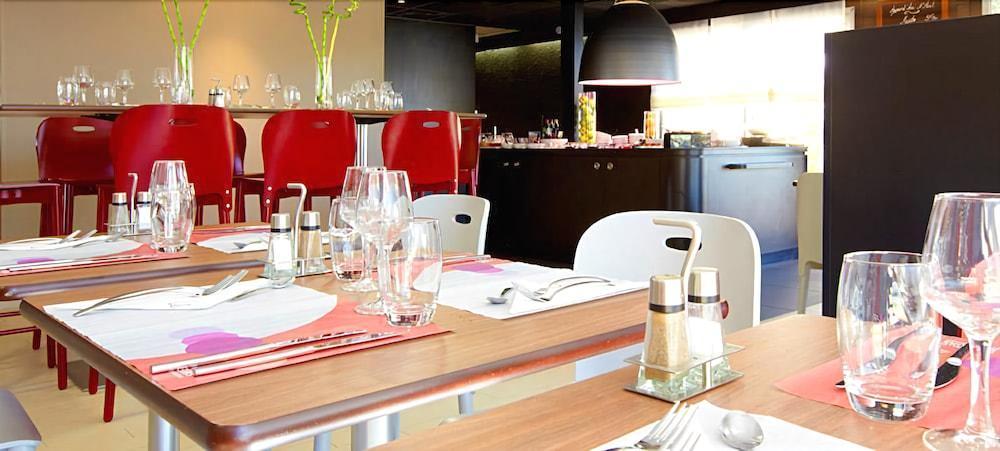 Kyriad Direct Marseille Ouest - Мартиг Экстерьер фото